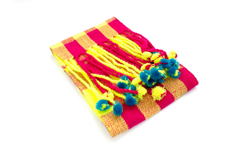 Bufanda o faja flúor con pompones - Fucsia y amarillo