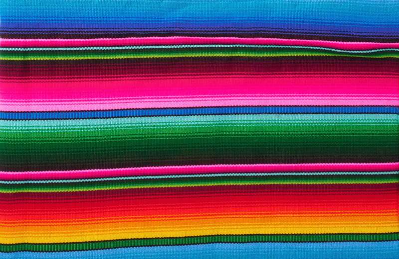 Gran manta o cubrecama multicolor tejido en Guatemala