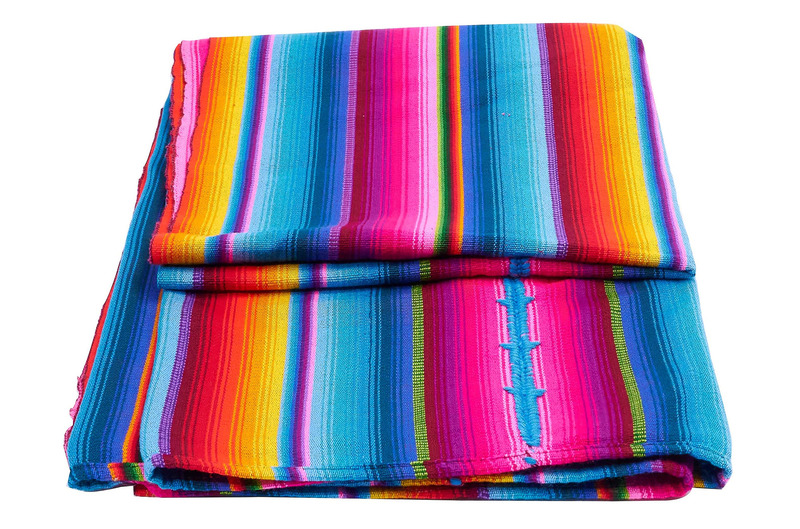 Gran manta o cubrecama multicolor tejido en Guatemala