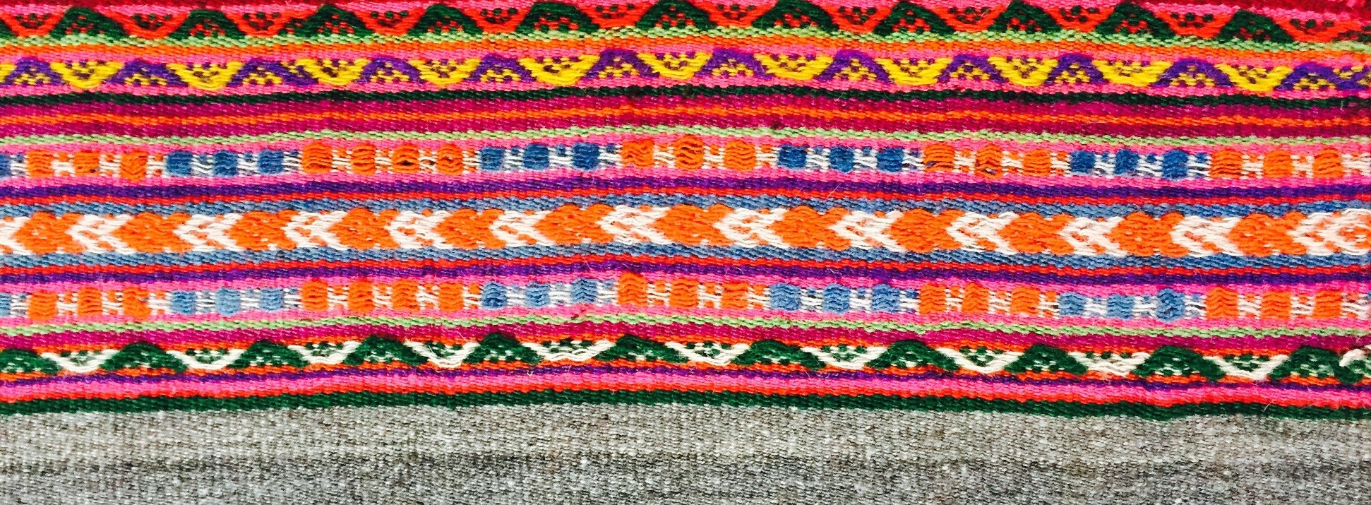  - Aguayo textiles andinos aymara manos del alma telar.jpg