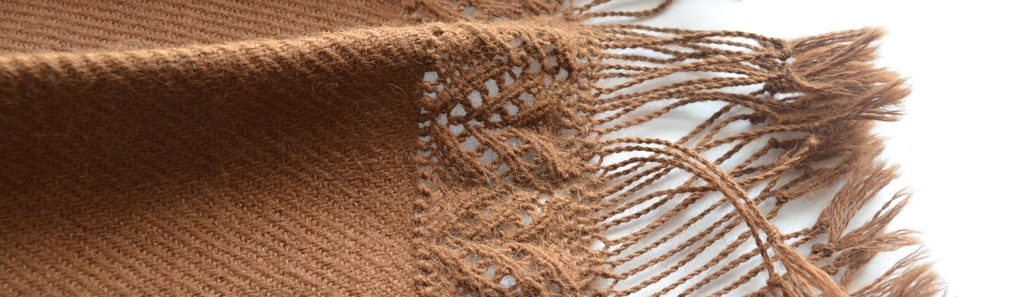  - manos-del-alma-chile-alpaca-vicuña-textil-andino-echarpe-chal-poncho-artesania-regalo.JPG