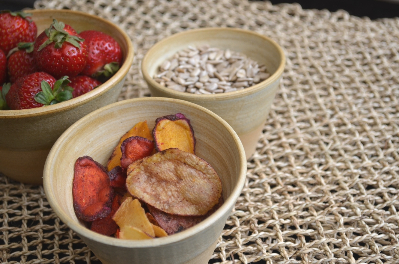  - gres-ceramica-terrazas-aperitivo-verano-canastos-fibras-vegetales-manos-del-alma.JPG