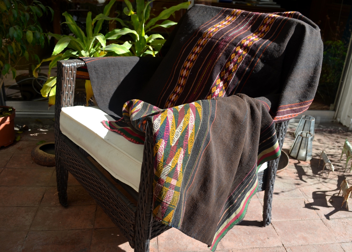  - aguayo-andino-aymara-alpaca-guanaco-lana-pueblos-originarios-manos-del-alma-terraza.JPG