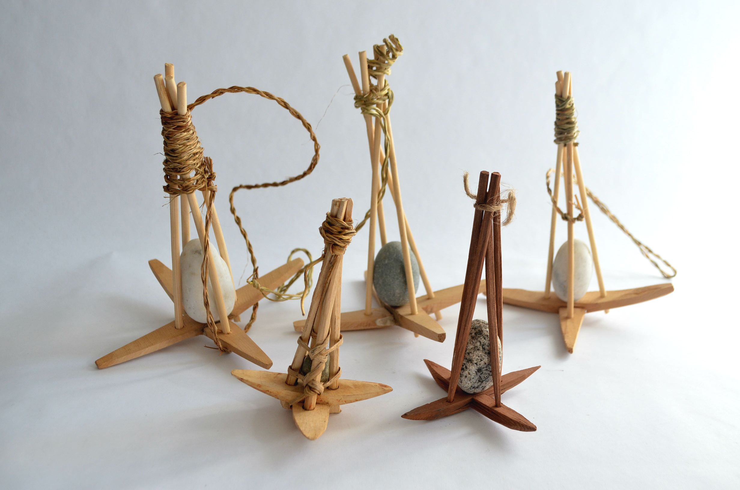  - ancla-chilota-isla-de-chiloe-madera-piedra-navegacion-pescadores-manos-del-alma.jpg