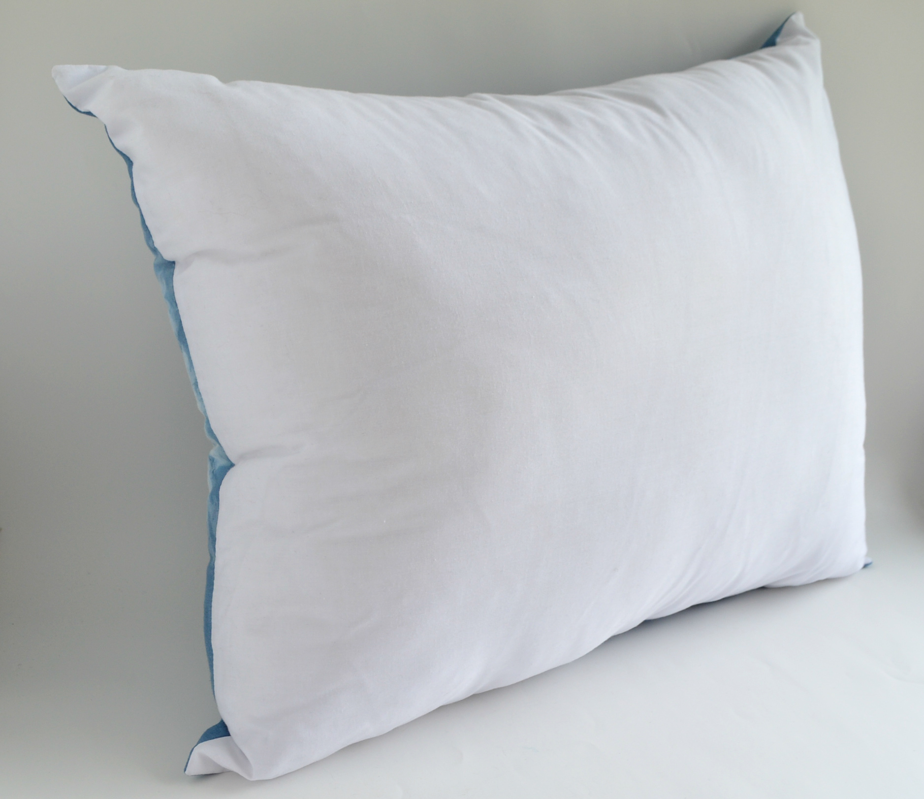  - 6.294-cojin-amarras-shibori-teñido-tinte-terraza-deco-algodon-indigo-añil-azul-lona-chile-manos-del-alma-almohada,..JPG