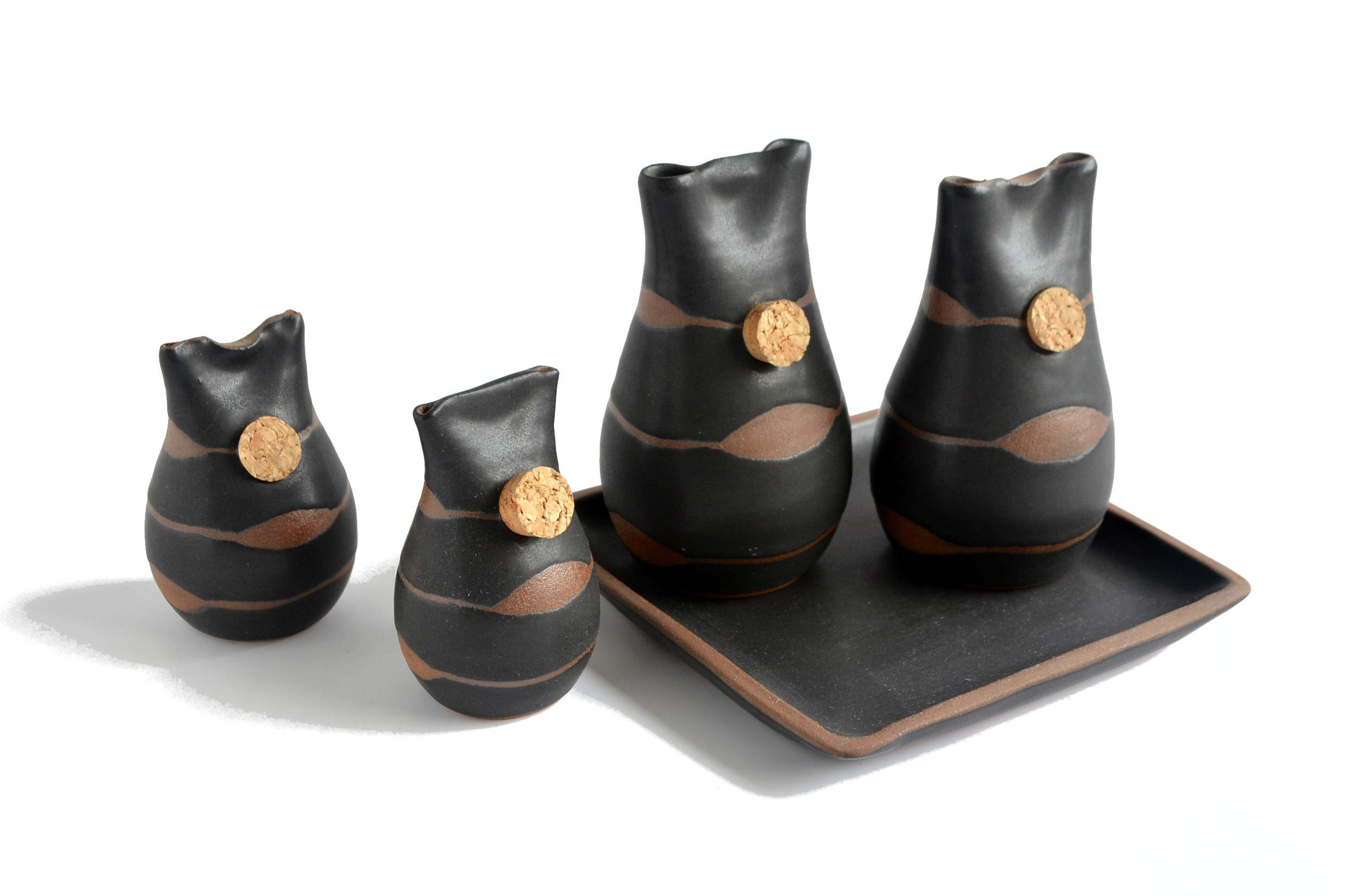  - 4.22-alcuza-aceite-oliva-merken-sal-mar-ceramica-gres-regalo-d-matrimonio-manos-del-alma-relieve-vinagre-corcho.JPG