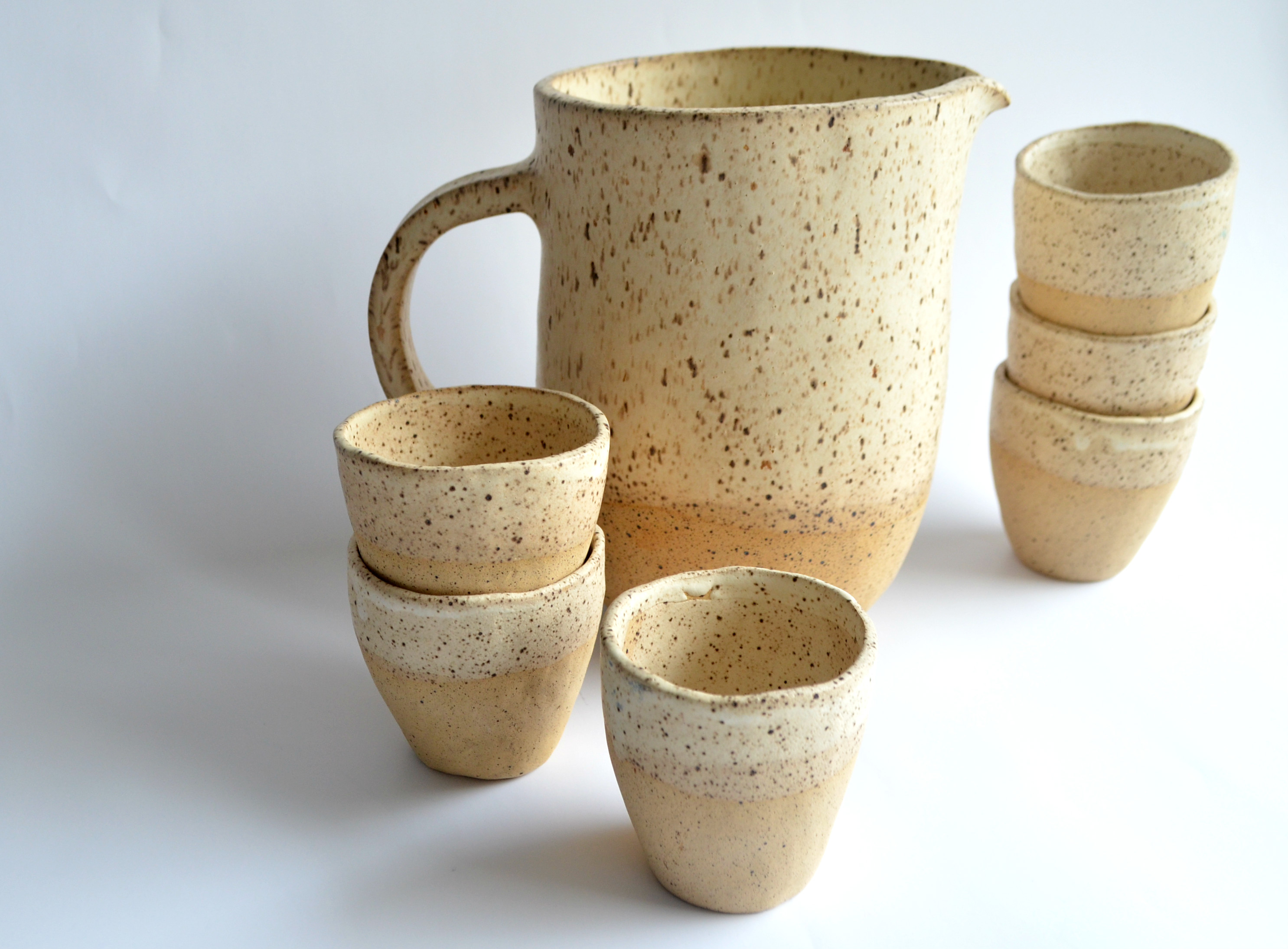  - 10.61-bandeja-tazas-tacitas-cafe-espresso-madera-rauli-cucharita-ceramica-gres-regalo-d-matrimonio-manos-del-alma.JPG