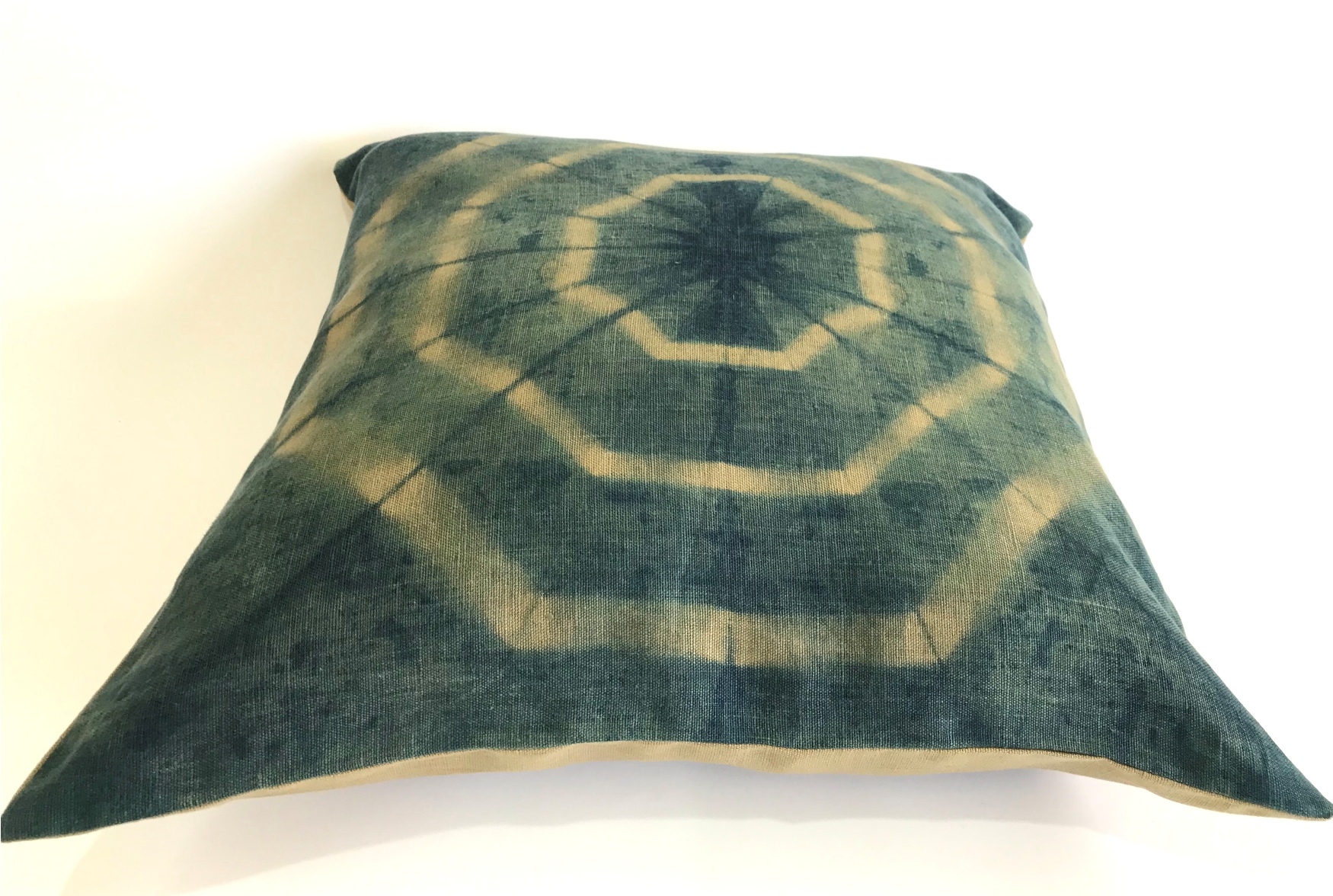  - 6.119-cojin-deco-decoracion-lino-algodon-cama-sillon-living-indigo-shibori-tintes-naturales-exlusivo-manos-del-alma-..JPG