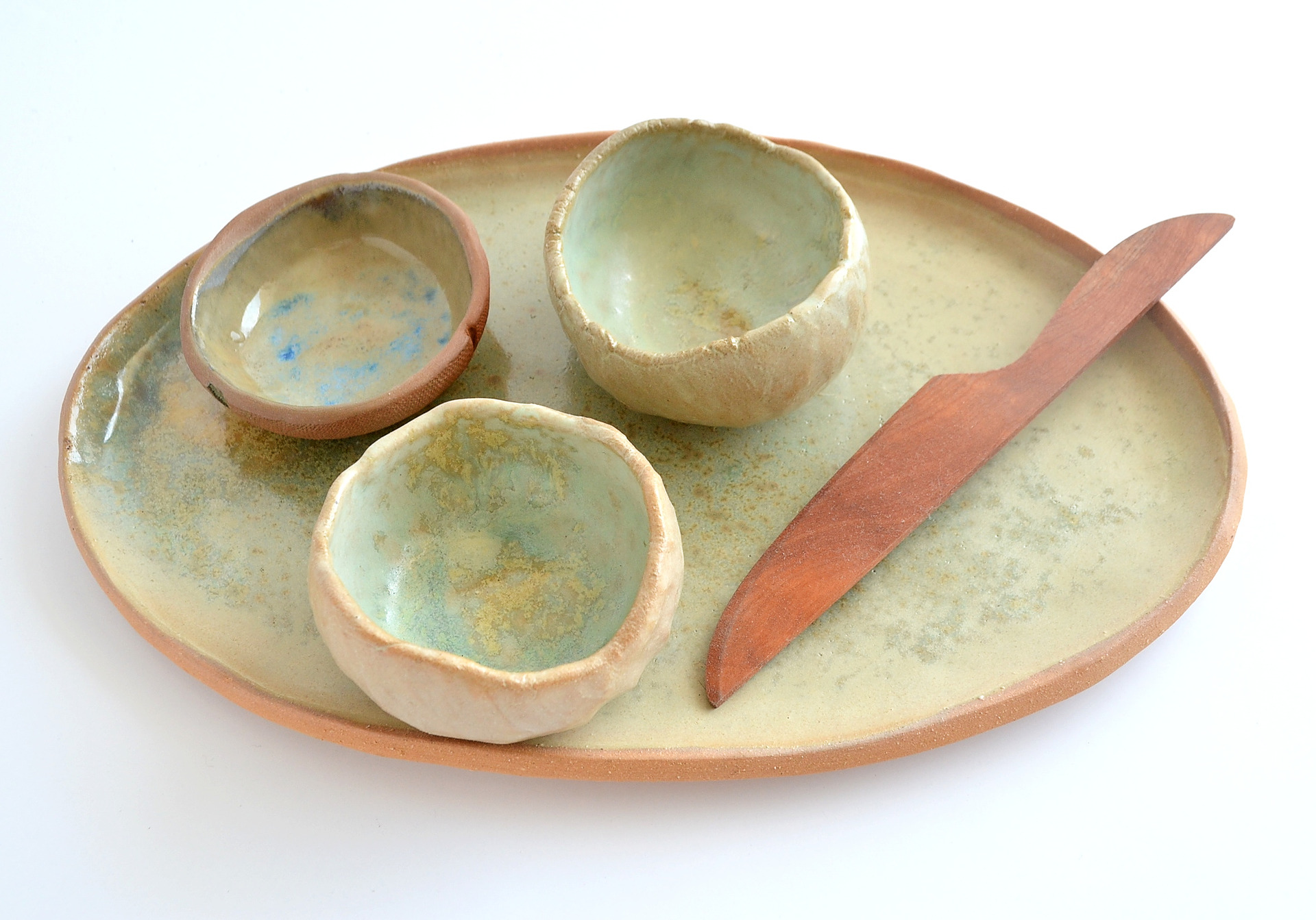  - 10.18-aperitivo-bandeja-regalo-matrimonio-original-ceramica-gres-madera-nativa-cocktail-coctel-manos-del-alma-chile-celebracion-queso.jpg