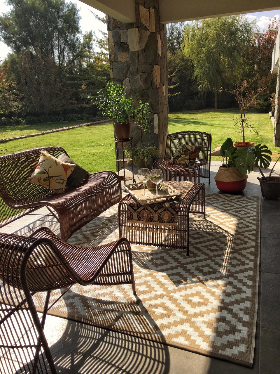 terraza_de_mimbre_en_casa_grande.jpg