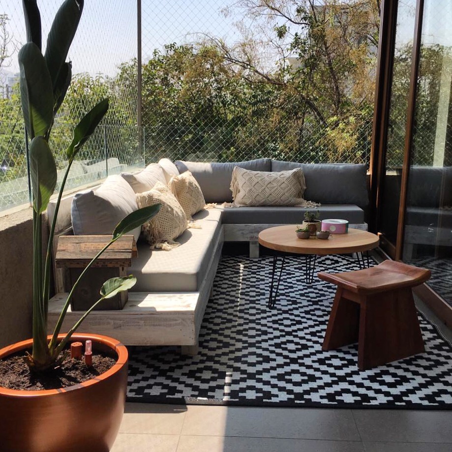 Terraza_mediana_de_deparamento.jpg