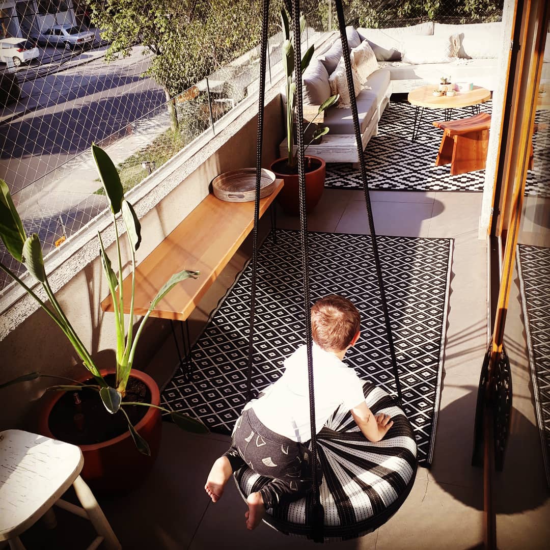 terraza_larga_de_departamento.jpg