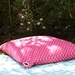 Cojín para exterior tipo puf de 90 x 90 cm - cojin tipo puf fucsia con puntos.jpg