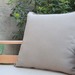 Cojín decorativo de exterior premium de 50 por 50 cm - cojin cuadrado taupe tela de exterior alta.jpeg