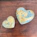 Set de 2 corazones de hormigón - adornos de cemento con forma de corazon, pack de 2, pintura dorada.jpeg