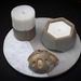 Figuras decorativas de hormigón - base decorativa de cemento con adornos de hormigon y velas.jpg