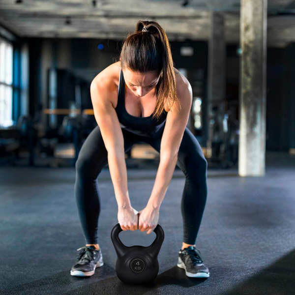Músculos Swing Pesa Rusa Pesa Rusa Kettlebell Swing Mujer Haciendo