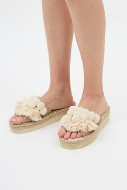 Sandalia PomPon Beige - Sandalia Pompon Beige  1.jpg