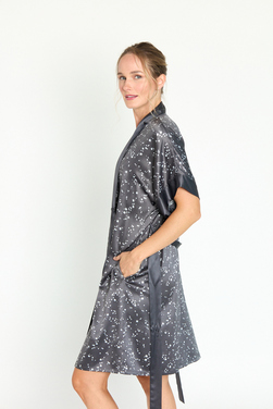 Bata Mini Satin Charcoal Estampado - Bata Mini Satin Charcoal Estampado (4).jpg