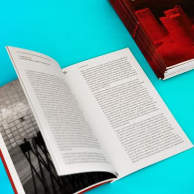 En bruto. A propósito de los modelos matéricos exhibidos en cuatro exposiciones internacionales de arquitectura chilena contemporánea